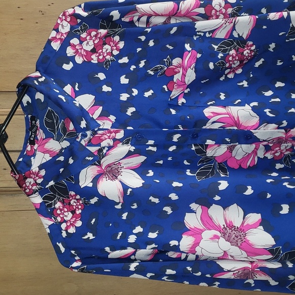 Express Cropped Floral Long Sleeve Button Down Blouse Size XL - Picture 3 of 7